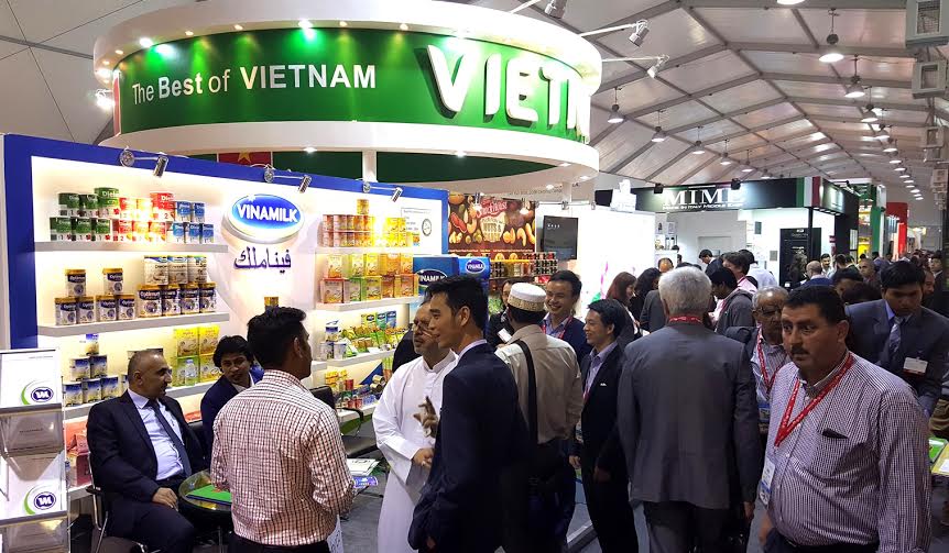 Vinamilk[-]ký[-]kết[-]được[-]Hợp[-]đồng[-]trị[-]giá[-]12,5[-]triệu[-]USD[-]trong[-]ngày[-]đầu[-]tiên[-]tại[-]Hội[-]chợ[-]Gulfood[-]2016